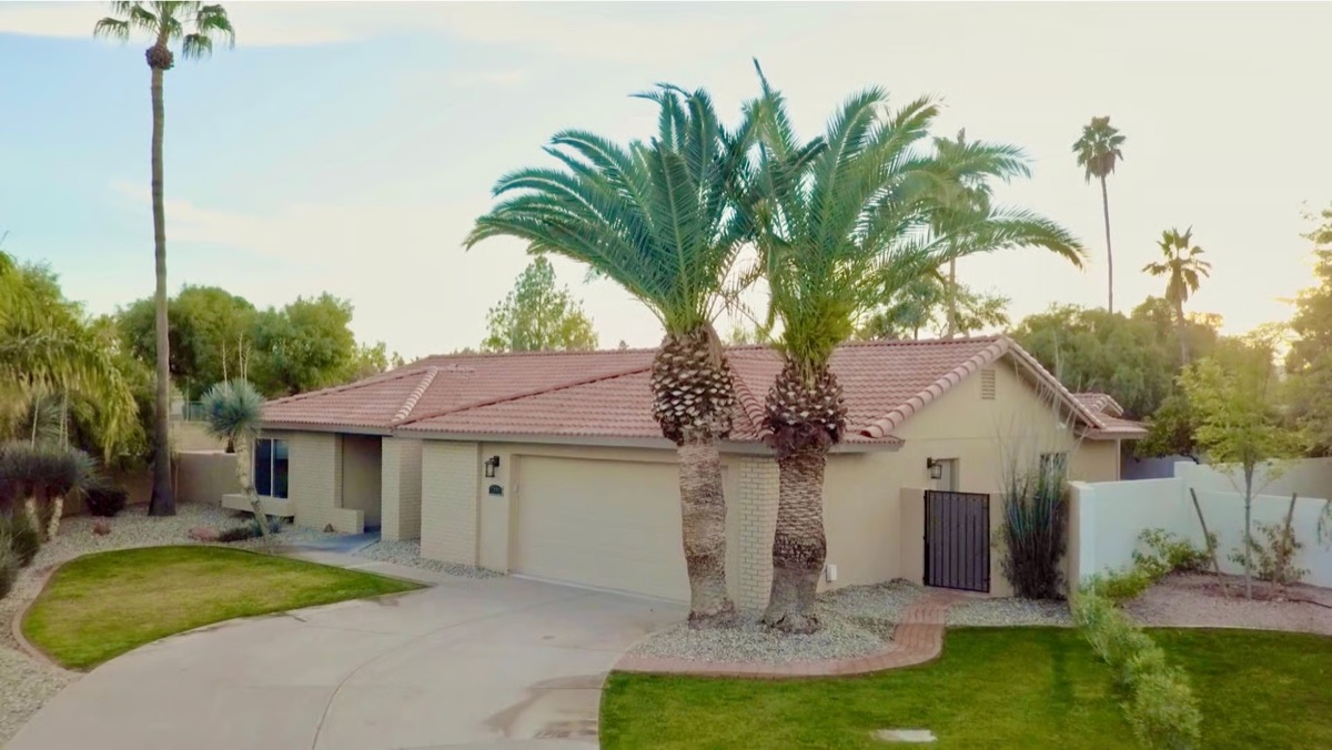 Front exterior and circular driveway of McCormick Ranch Assisted Living in Scottsdale